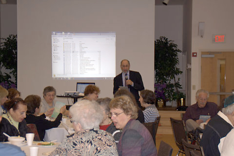 Rabbi Barnard uses a Powerpoint to illustrate his memories over the past 39 years.
